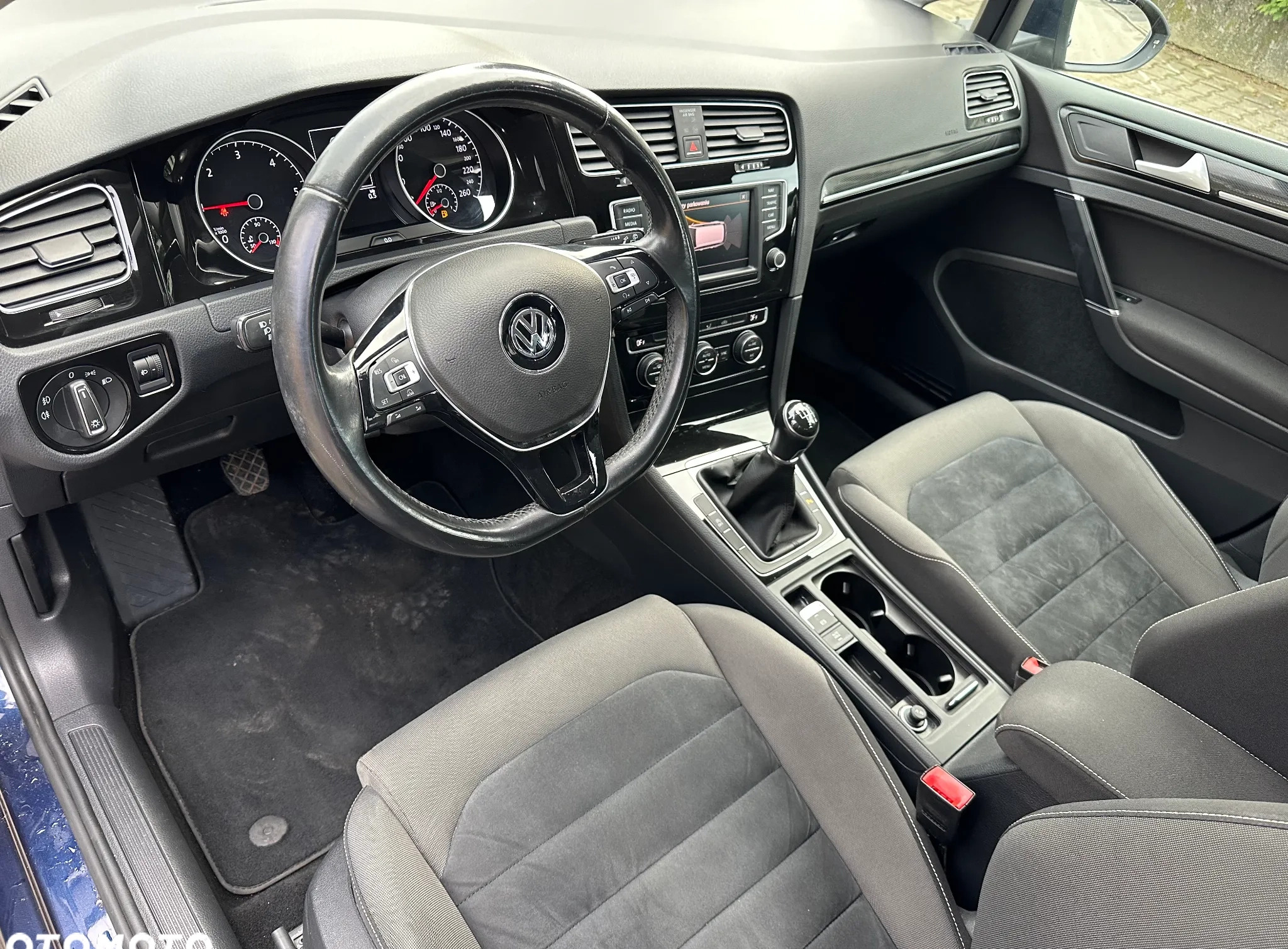 Volkswagen Golf cena 38900 przebieg: 205000, rok produkcji 2015 z Będzin małe 254